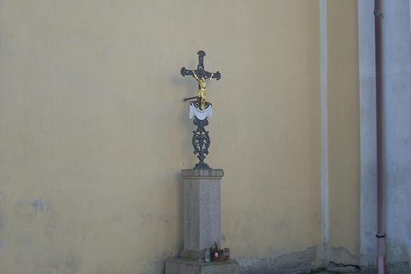 K�� v Jablonci (u kostela)