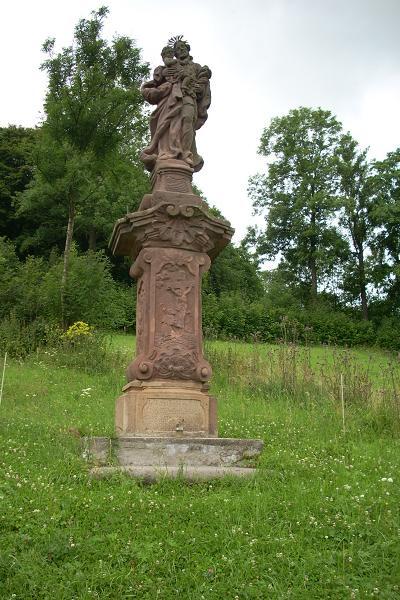 Pomn�k u Vysok�ho n. J.