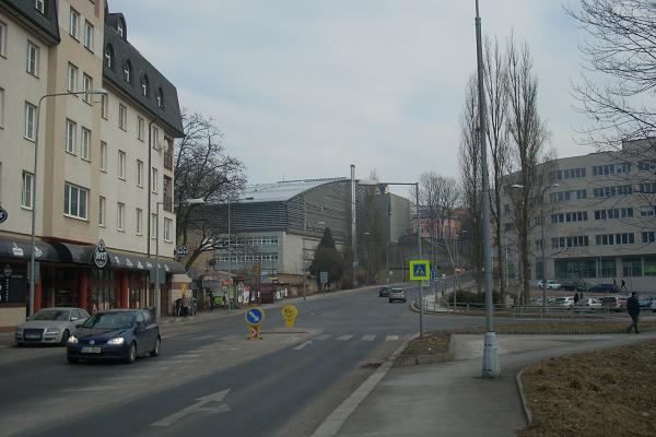 K�i�ovatka Sokolsk� a Fr�dlantsk� ulice (v pozad� knihovna)