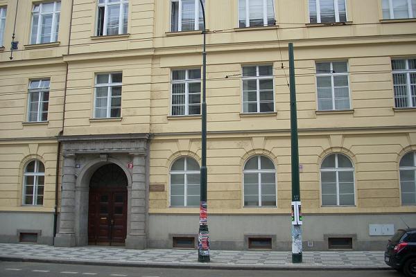 Budova MFF Sokolovsk�